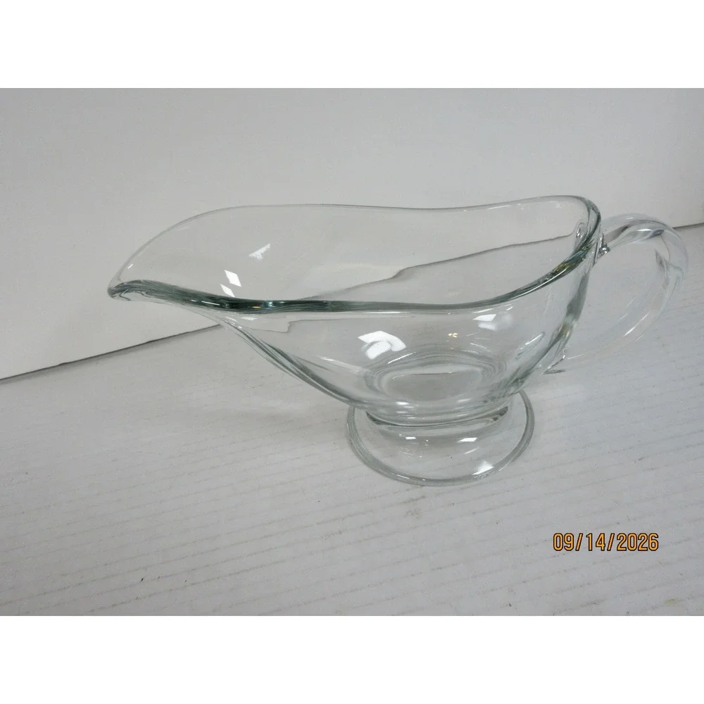 Dailyware glass gravy